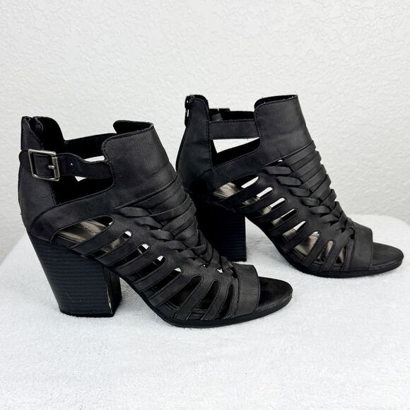 Maurices Black Waffle Cut Out Heeled Peep Toe Zip Buckle Sandals Size 9.5 - Picture 1 of 5